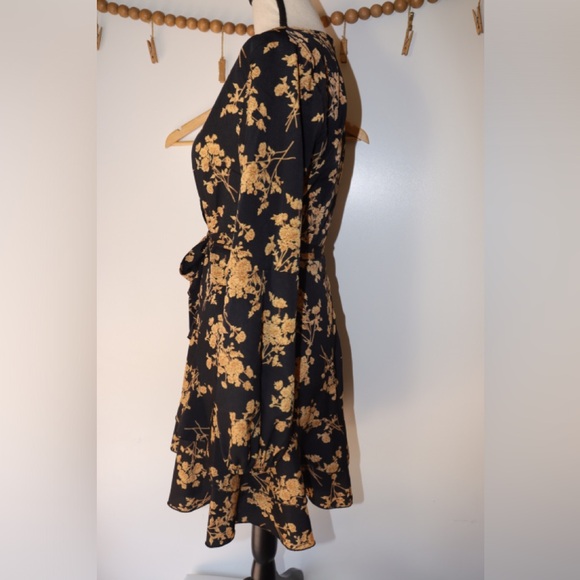 VIXEN Long Sleeve Dress with Tie - Picture 9 of 10